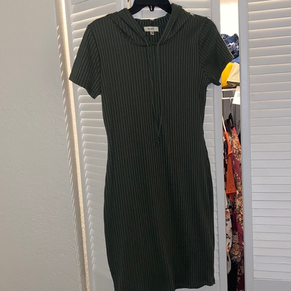 Cute needed extra large dress from rainbow shops. - Picture 1 of 4